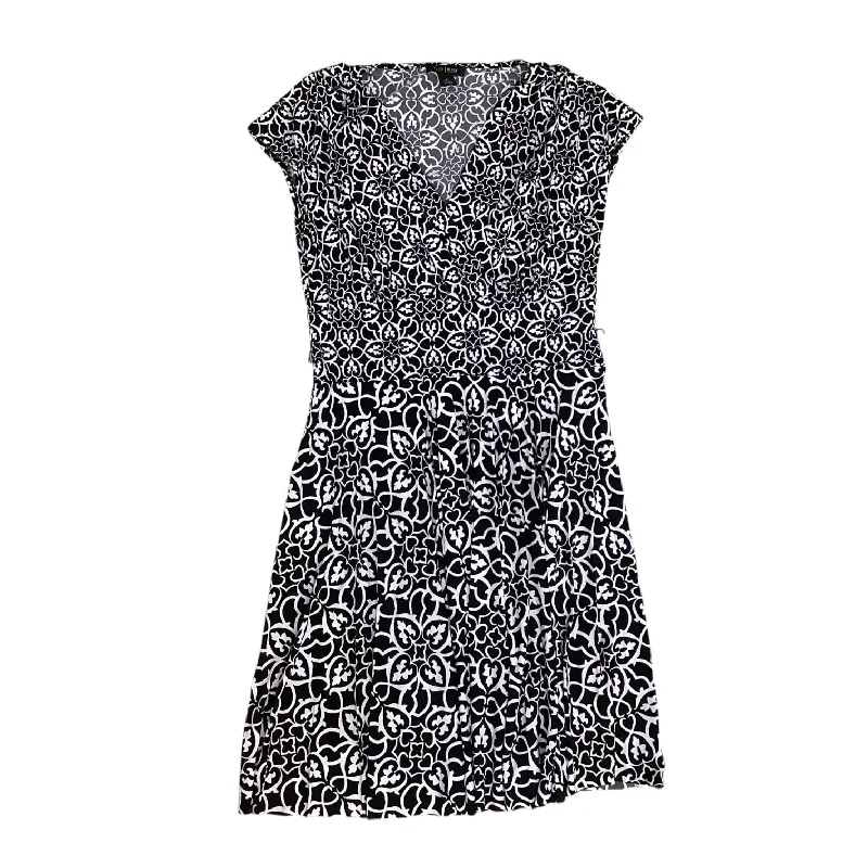 casual dressDress Designer By White House Black Market In Black & White, Size: L