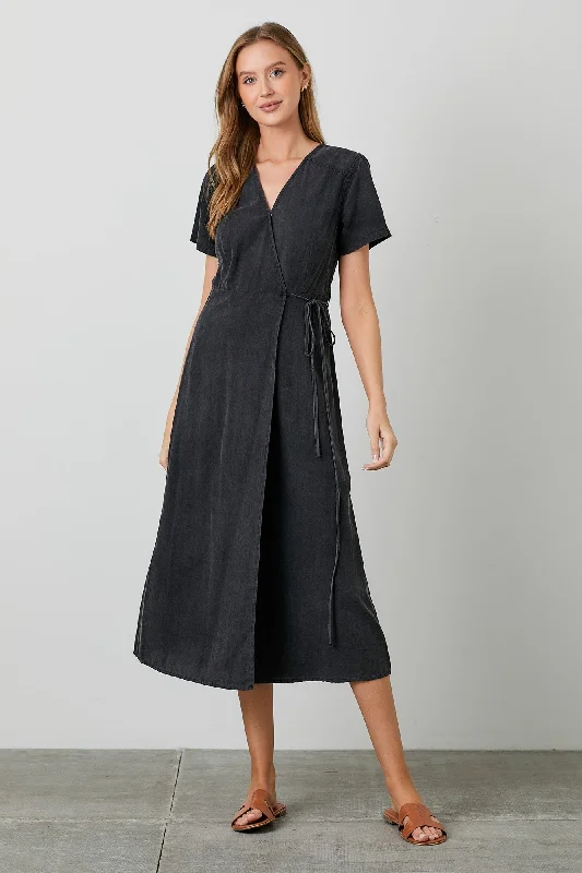 long sleeve dressBlack Chambray Wrap Midi Dress