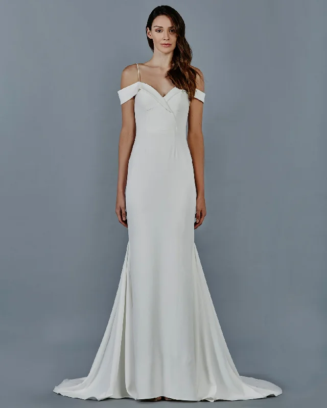 winter dressKelly Faetanini - Phoebe Sample Gown